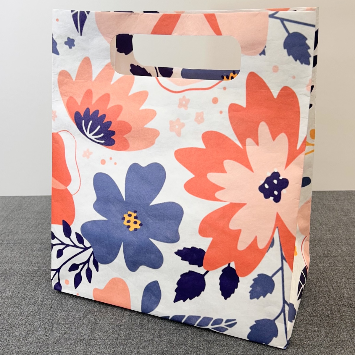 Tyvek 1073Dで製作した花柄オリジナルバッグ